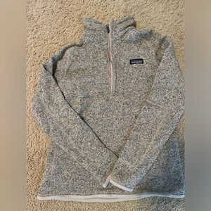 Patagonia quarter zip pull-over. Good condition. Size M.